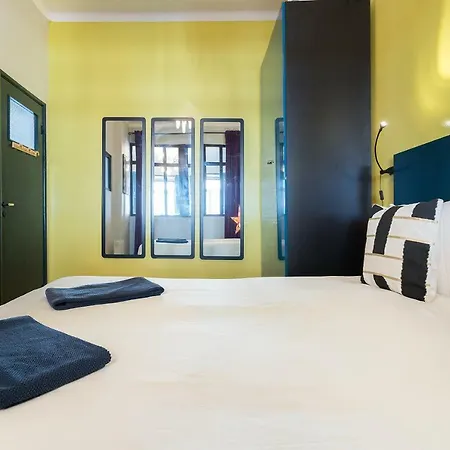 Apartment Chiado Bairro Alto, Bright And Newly Renovated 3 Bedroom Apartment, Historical Center Lisbon