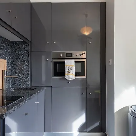 Chiado Bairro Alto, Bright And Newly Renovated 3 Bedroom Apartment, Historical Center Apartment
