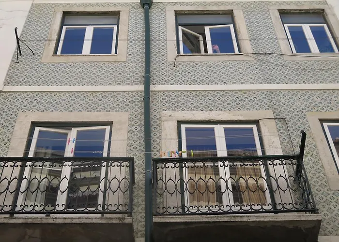 Chiado Bairro Alto, Bright And Newly Renovated 3 Bedroom Apartment, Historical Center Lägenhet *