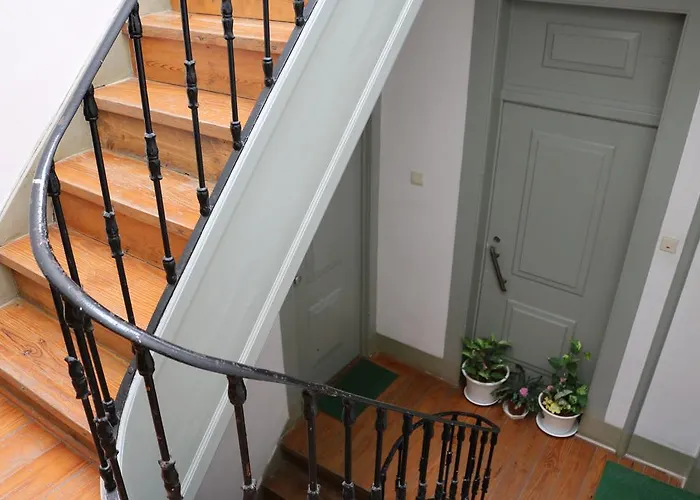 Chiado Bairro Alto, Bright And Newly Renovated 3 Bedroom Apartment, Historical Center * Lisboa