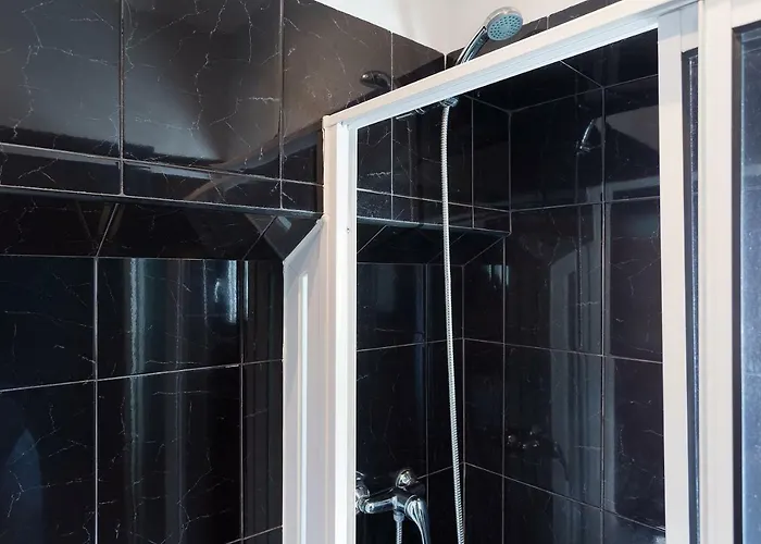 Chiado Bairro Alto, Bright And Newly Renovated 3 Bedroom Apartment, Historical Center Lisboa