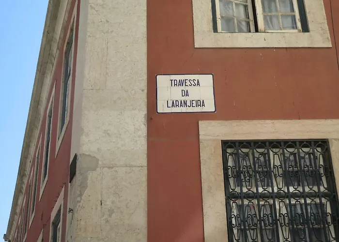 Chiado Bairro Alto, Bright And Newly Renovated 3 Bedroom Apartment, Historical Center Lisboa