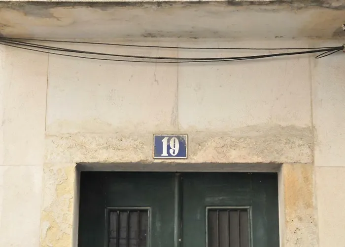 Chiado Bairro Alto, Bright And Newly Renovated 3 Bedroom Apartment, Historical Center * Lisboa