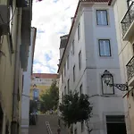 Chiado Bairro Alto, Bright And Newly Renovated 3 Bedroom Apartment, Historical Center