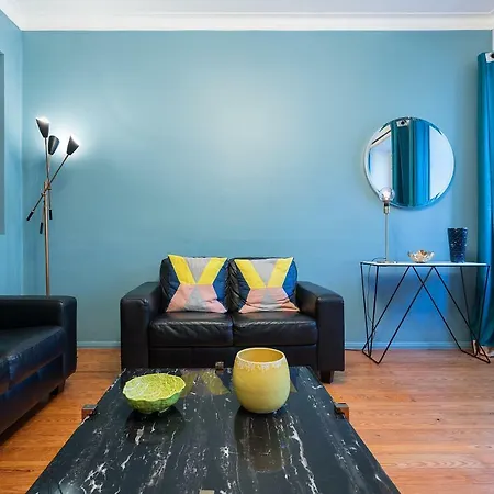 아파트 Chiado Bairro Alto, Bright And Newly Renovated 3 Bedroom Apartment, Historical Center